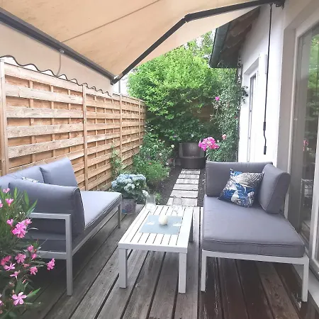 Top-2 In Mit Terrasse
